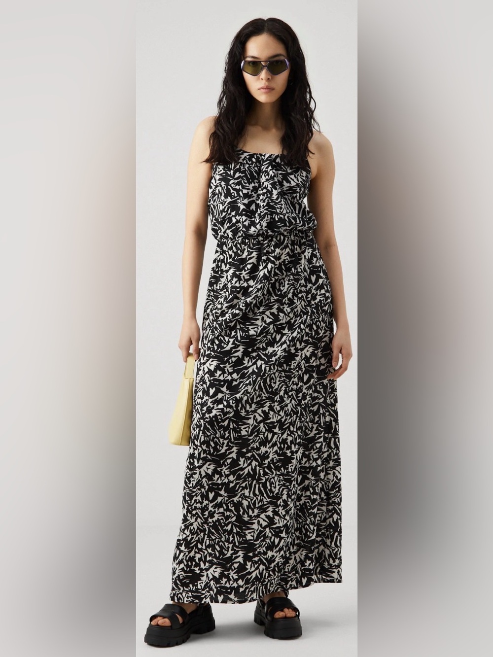 Black & White Printed Women’s Dress - Sleek Everyday Style-Model not exact print